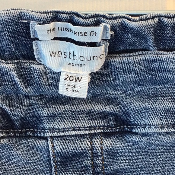 Capri jeans with frayed hem - Picture 4 of 4